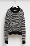 NOISE  BORDER TURTLENECK SWEATER